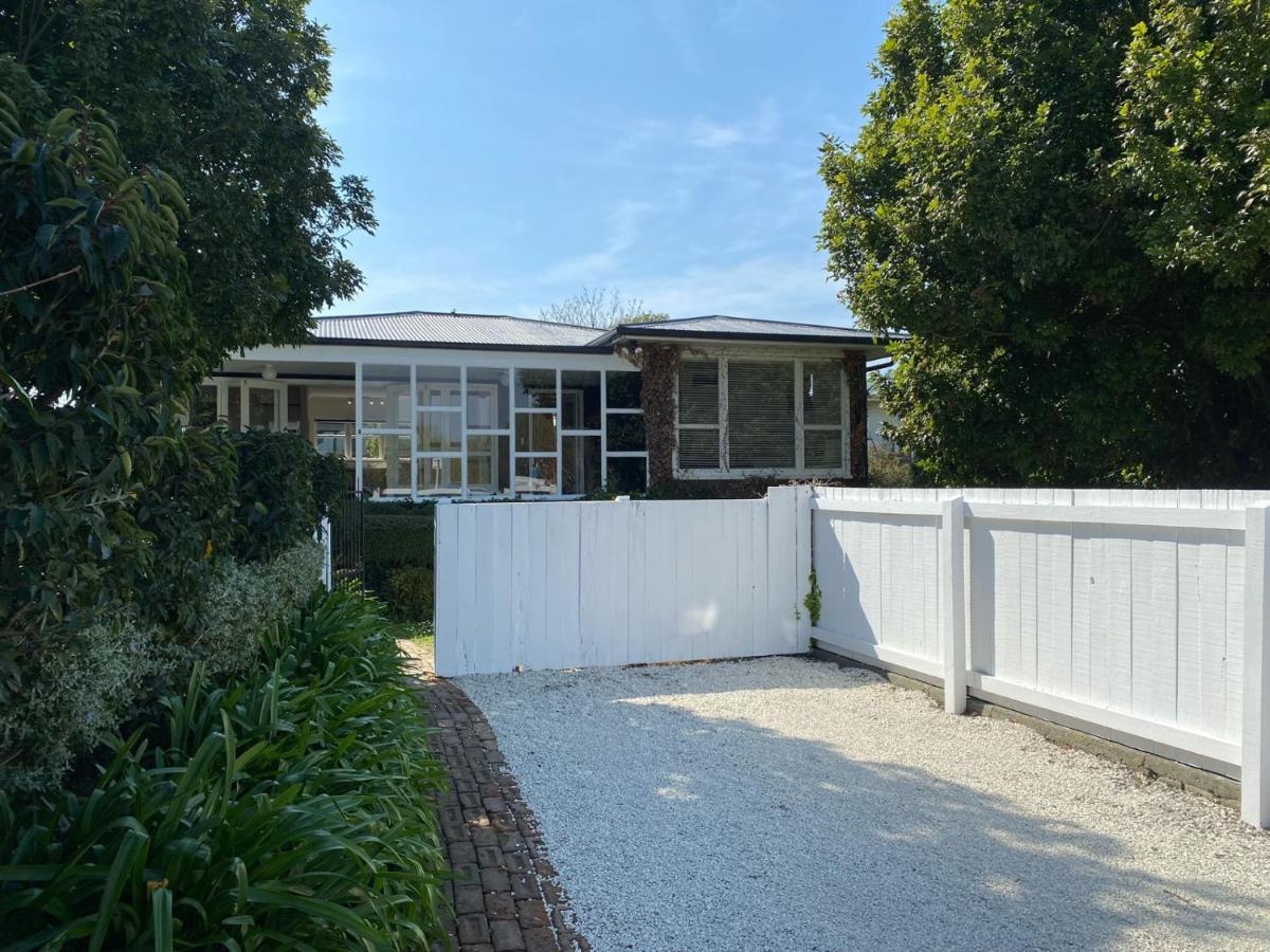 Hpg Villa Formerly Known As Pipi Hotel Havelock North Exterior foto